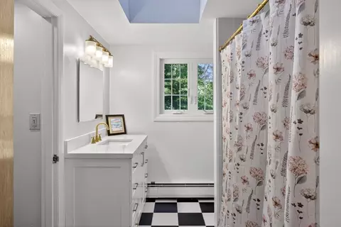 Bath - 695 Cable Rd, Eastham, MA 02642 photo 2 of 4