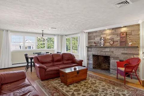Living - 695 Cable Rd, Eastham, MA 02642 photo 2 of 5
