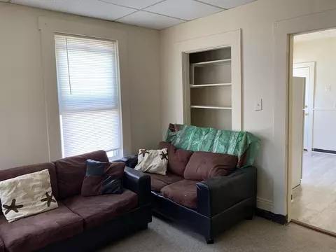 Living - 57 E Central St, Worcester, MA 01605 photo 4 of 5