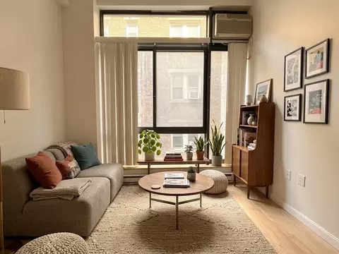 12 Stoneholm St #309, Boston, MA 02215