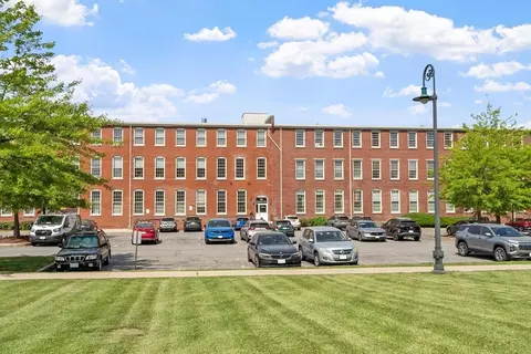 35 Riverwalk Way #R106, Lowell, MA 01854