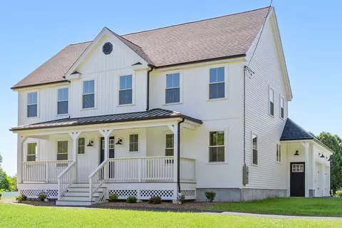 38 Hemlock St, Douglas, MA 01516
