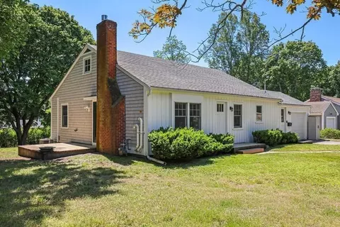 13 Center Hill Rd, Kingston, MA 02364