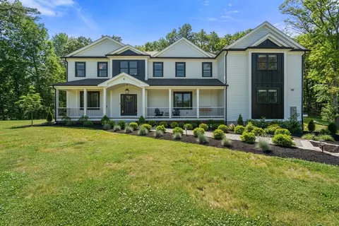 8 Charles St, North Reading, MA 01864