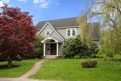 26 Lexington Ave, Holyoke, MA 01040