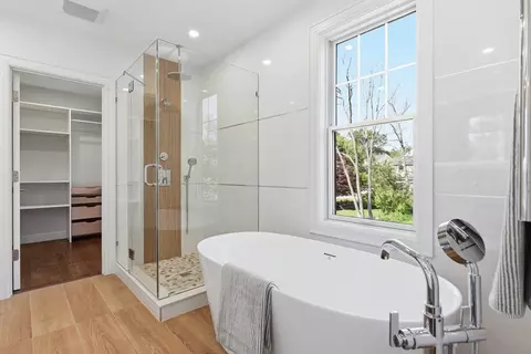 Bath - 131 Maple St, Scituate, MA 02066 photo 4 of 10