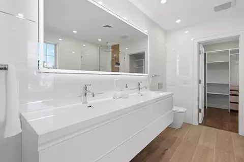 Bath - 131 Maple St, Scituate, MA 02066 photo 3 of 10