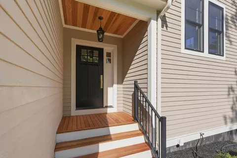 Exterior - 131 Maple St, Scituate, MA 02066 photo 2 of 3