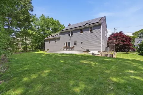 Exterior - 81 Parish Rd, Needham, MA 02494 photo 4 of 7