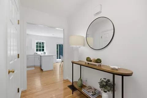 Entry Way - 81 Parish Rd, Needham, MA 02494 photo 2 of 3
