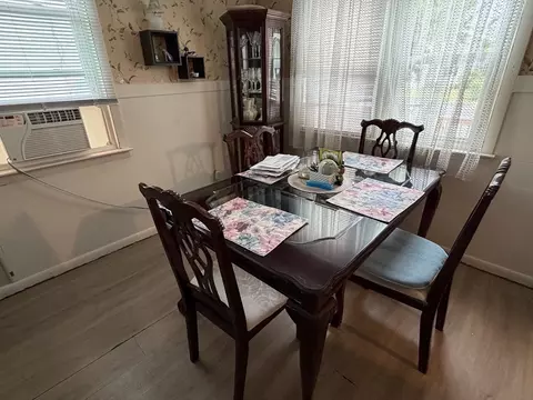 Dining - 40 Aldrew Ter, Springfield, MA 01119 photo 1 of 2