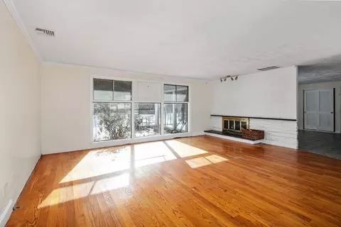 Living - 5 Richard Rd, Hingham, MA 02043 photo 2 of 2