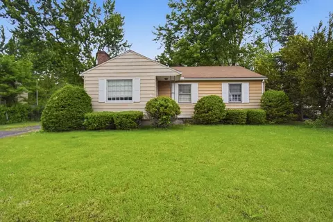 40 W Canton Cir, Springfield, MA 01104