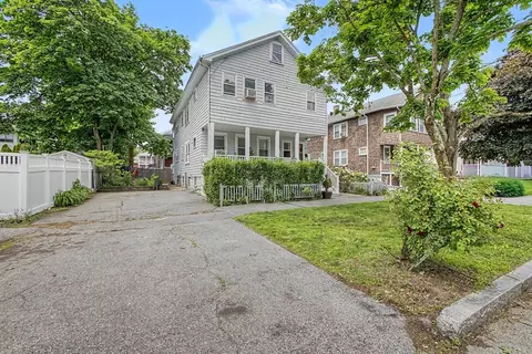 178-180 Brookside Pkwy, Medford, MA 02155