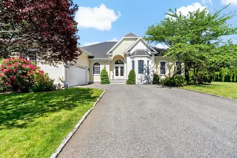 19 Azalea Dr, Dartmouth, MA 02747