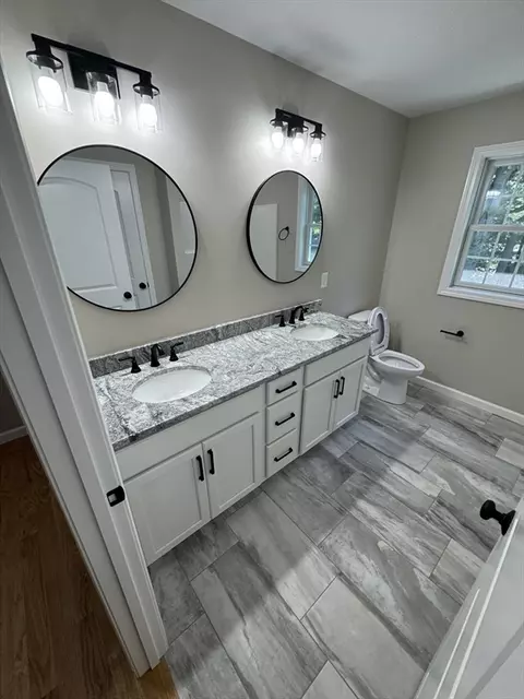 Bath - 147 Parkerview St, Springfield, MA 01119 photo 2 of 2