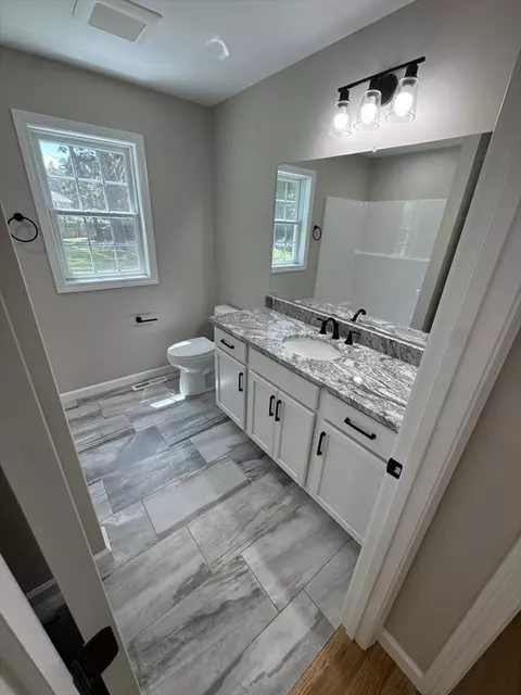 Bath - 147 Parkerview St, Springfield, MA 01119 photo 1 of 2
