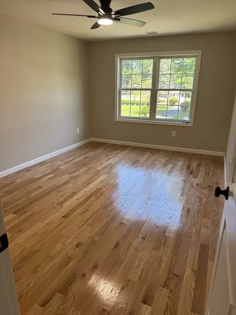 Bedroom - 147 Parkerview St, Springfield, MA 01119 photo 1 of 2