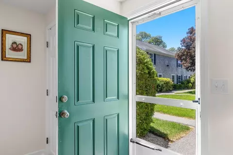 135 W Main St #32, Hyannis, MA 02601
