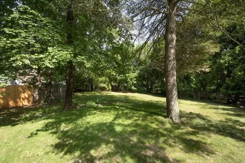 Exterior - 215 Gardner St, Hingham, MA 02043 photo 3 of 4
