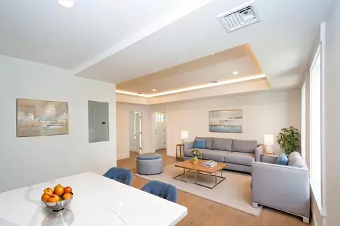 Living - 215 Gardner St, Hingham, MA 02043 photo 2 of 4
