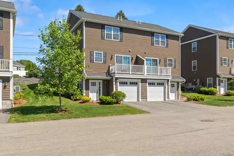 4 Fairview St #8, Chelmsford, MA 01863