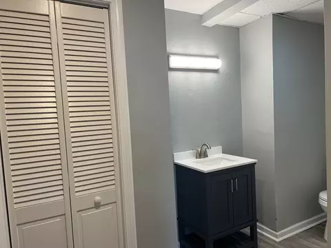 Bath - 1017 Pine St, Fall River, MA 02723 photo 3 of 5