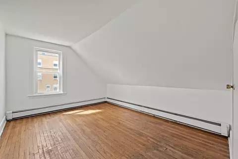 Bedroom - 15 Shepherd St, Gloucester, MA 01930 photo 3 of 3