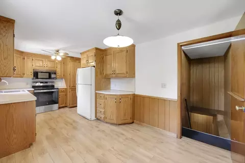 Entry Way - 39 Northway Dr, Springfield, MA 01119 photo 1 of 1