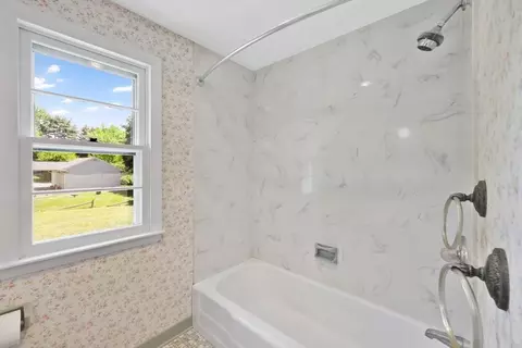Bath - 39 Northway Dr, Springfield, MA 01119 photo 2 of 2