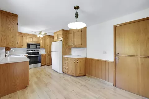 Kitchen - 39 Northway Dr, Springfield, MA 01119 photo 1 of 3