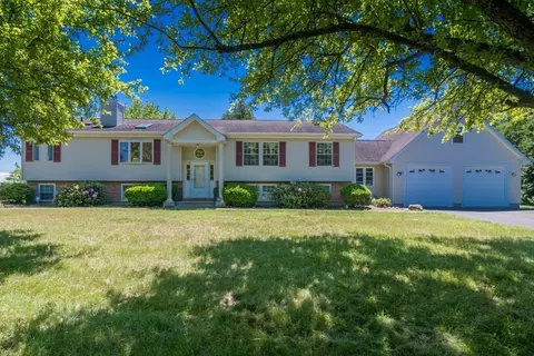 101 Stockbridge St, Hadley, MA 01035
