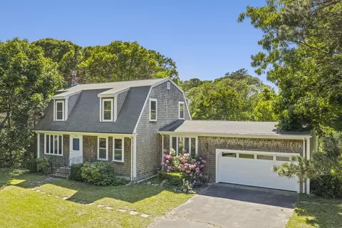 770 Shore Rd, Pocasset, MA 02559