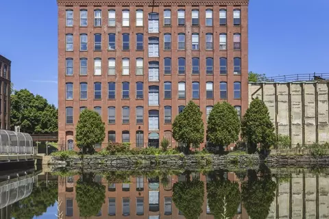 101 Cabot St #402, Holyoke, MA 01040