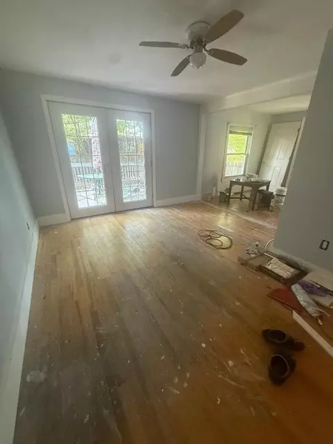 Living - 1481 Carew St, Springfield, MA 01104 photo 2 of 2