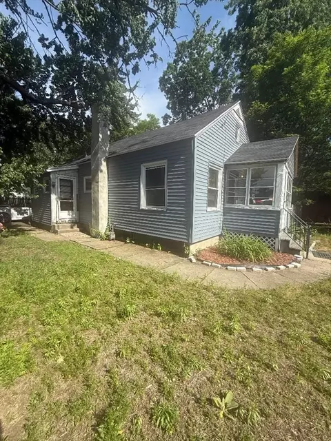 Exterior - 1481 Carew St, Springfield, MA 01104 photo 2 of 3