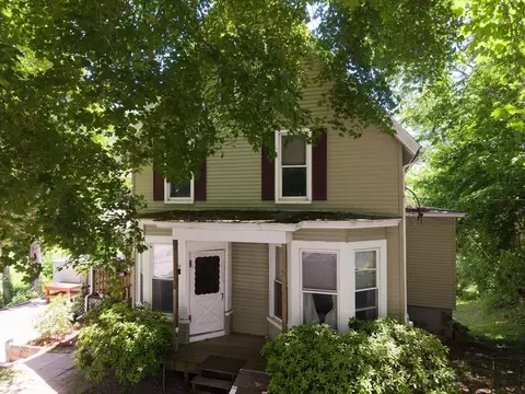 52 Cherry St, Spencer, MA 01562