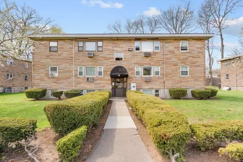 20 Auna Dr UNIT -7, Brockton, MA 02301