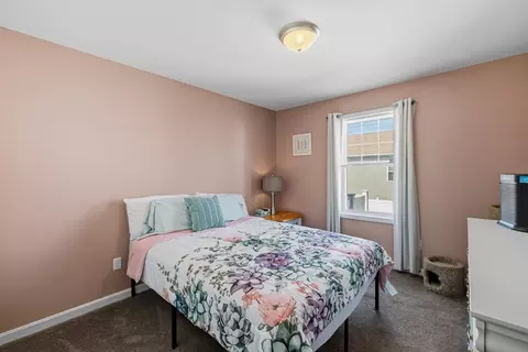 Bedroom - 357 County St, Fall River, MA 02723 photo 3 of 4