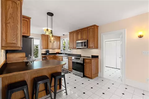 138 Lothrop St, Beverly, MA 01915 photo 12
