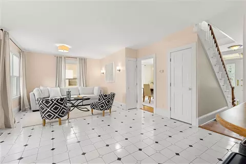 138 Lothrop St, Beverly, MA 01915 photo 10