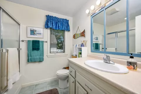 Bath - 1 Sandview Ter #1, Mashpee, MA 02649 photo 1 of 2