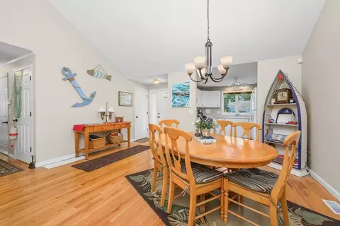 Dining - 1 Sandview Ter #1, Mashpee, MA 02649 photo 1 of 3