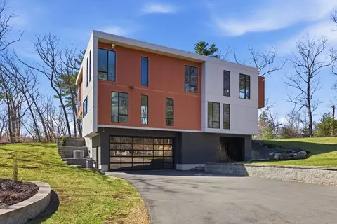 20 Dogwood Ln, North Reading, MA 01864