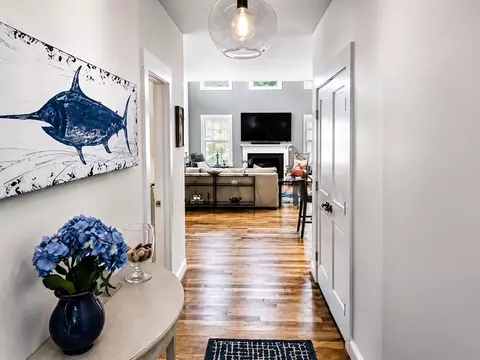 Entry Way - 15 Beacon St #15, Wareham, MA 02558 photo 1 of 1