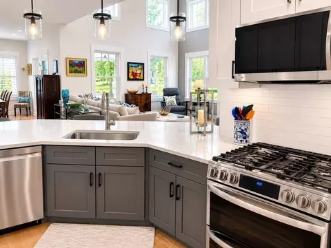 Kitchen - 15 Beacon St #15, Wareham, MA 02558 photo 2 of 3