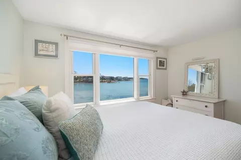 Bedroom - 8 Bickford Way, Gloucester, MA 01930 photo 3 of 4