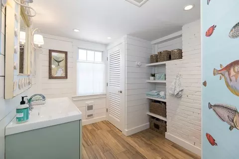 Bath - 8 Bickford Way, Gloucester, MA 01930 photo 1 of 3