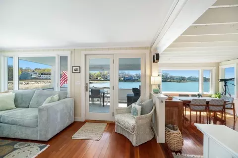 Living - 8 Bickford Way, Gloucester, MA 01930 photo 2 of 7