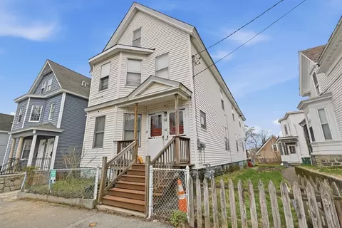 18-20 Phillips St, Lowell, MA 01854